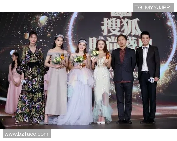 各大足球明星背后的女人揭晓她们的故事与生活点滴